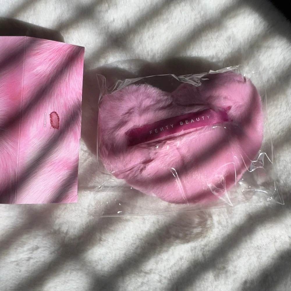 NIB Fenty Beauty WATTACRUSH Shimmer Heart Puff Fairy Bomb